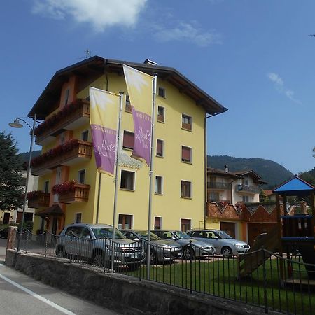 Residence Stella Delle Alpi Cavedago Buitenkant foto